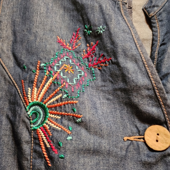 City Blues By Koret Embroidered Denim Shirt, Size M - Picture 4 of 7